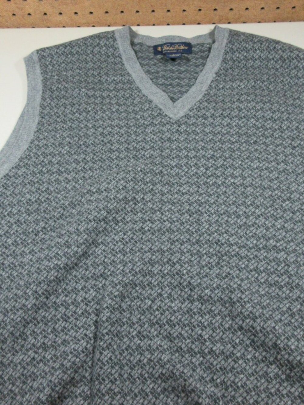 Vintage Brooks Brothers mens gray geometric vneck Lambswool sweater vest L EUC